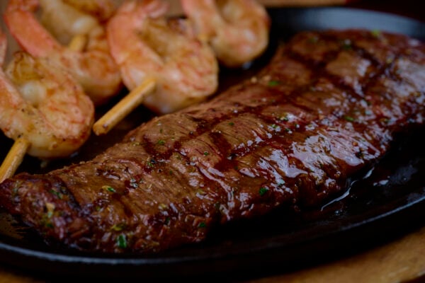 Entraña Al Grill Con Camarones